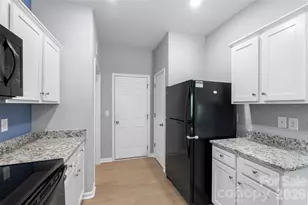 7318 Cuddington Dr, Charlotte, NC 28215 - Photo 16
