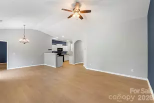 7318 Cuddington Dr, Charlotte, NC 28215 - Photo 10