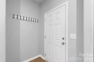 7318 Cuddington Dr, Charlotte, NC 28215 - Photo 6