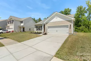 7318 Cuddington Dr, Charlotte, NC 28215 - Photo 2