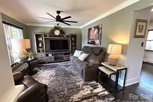 7113 Sterncrest Pl, Charlotte, NC 28210 - Photo 4