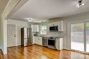 303 Mark St, Cherryville, NC 28021 - Photo 6