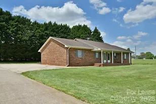 152 Glen-Gar Dr, Lincolnton, NC 28092 - Photo 2
