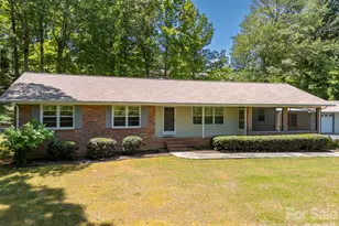 113 Chestnut Rd, Landrum, SC 29356 - Photo 4