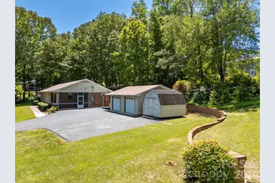 113 Chestnut Road, Landrum, SC 29356 - Photo 2