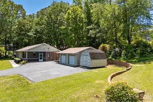 113 Chestnut Rd, Landrum, SC 29356 - Photo 2