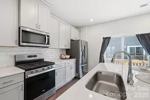 3742 Memorial Pkwy, Charlotte, NC 28217 - Photo 12