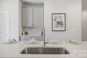 3742 Memorial Pkwy, Charlotte, NC 28217 - Photo 10