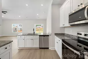 6517 Fairford Dr, Charlotte, NC 28215 - Photo 8