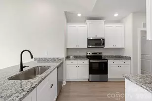 6517 Fairford Dr, Charlotte, NC 28215 - Photo 6