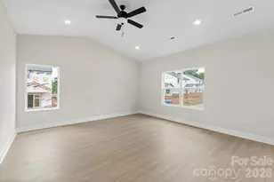 6517 Fairford Dr, Charlotte, NC 28215 - Photo 4