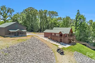 318 Heron Point Dr, Wilkesboro, NC 28697 - Photo 2