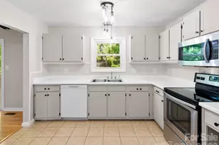 56 Knoll Ridge Dr, Asheville, NC 28804 - Photo 10