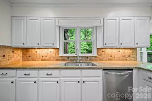 5479 Gunpowder Dr, Hickory, NC 28601 - Photo 14
