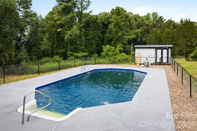 4799 Pleasant View Lane, Catawba, NC 28609 - Photo 8