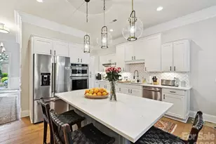 6309 Wakehurst Rd, Charlotte, NC 28226 - Photo 6