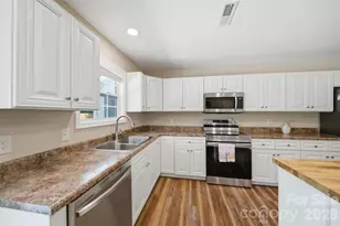 5694 Hillsdale Dr, Fort Lawn, SC 29714 - Photo 8