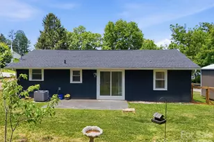 197 Mulberry St, Clyde, NC 28721 - Photo 24