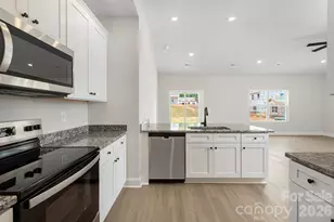 6512 Fairford Dr, Charlotte, NC 28215 - Photo 8