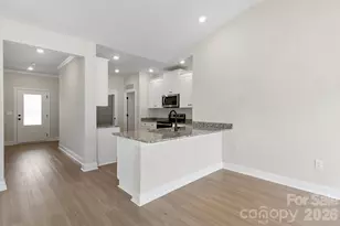 6512 Fairford Dr, Charlotte, NC 28215 - Photo 2