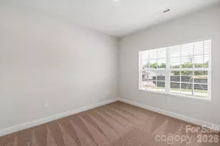 6512 Fairford Dr, Charlotte, NC 28215 - Photo 16