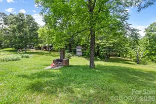 1323 Locust Grove Rd, Hendersonville, NC 28792 - Photo 28