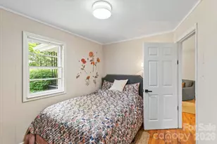 1323 Locust Grove Rd, Hendersonville, NC 28792 - Photo 22