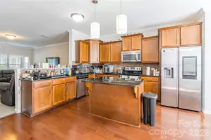 383 Battery Cir, Clover, SC 29710 - Photo 6