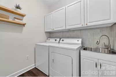 7618 Wingmont Drive, Charlotte, NC 28269 - Photo 14
