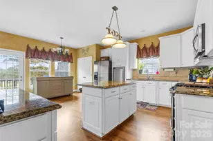 7710 9th Fairway Ln, Mint Hill, NC 28227 - Photo 12