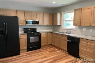 5221 Delivau Dr, Charlotte, NC 28215 - Photo 2