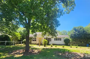 5510 Allen Rd E, Charlotte, NC 28269 - Photo 1