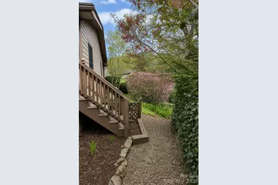 99 Willow Way, Hendersonville, NC 28739 - Photo 6
