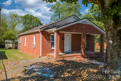 728 21st Street SW, Hickory, NC 28602 - Photo 1