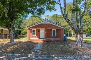 728 21st St SW, Hickory, NC 28602 - Photo 2