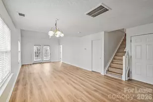 10630 Sleigh Bell Ln, Charlotte, NC 28216 - Photo 4