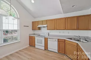10630 Sleigh Bell Ln, Charlotte, NC 28216 - Photo 10