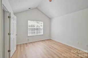 10630 Sleigh Bell Ln, Charlotte, NC 28216 - Photo 16