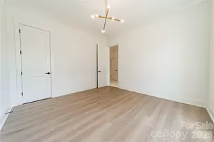 2648 Roslyn Ave, Charlotte, NC 28208 - Photo 10