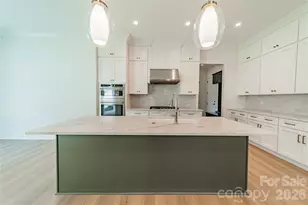 2648 Roslyn Ave, Charlotte, NC 28208 - Photo 14