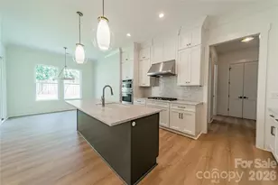 2648 Roslyn Ave, Charlotte, NC 28208 - Photo 16