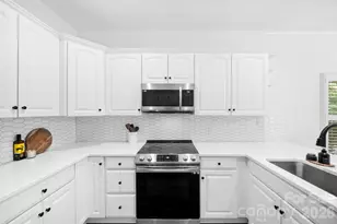 21012 Entrada Dr, Cornelius, NC 28031 - Photo 4