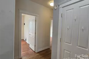 2615 Merion Hills Ct, Charlotte, NC 28269 - Photo 10