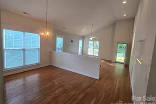 2615 Merion Hills Ct, Charlotte, NC 28269 - Photo 6