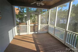 2615 Merion Hills Ct, Charlotte, NC 28269 - Photo 24