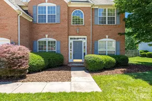 9512 Autumn Applause Dr, Charlotte, NC 28277 - Photo 2
