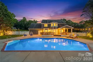 7240 Cobble Creek Dr, Matthews, NC 28104 - Photo 2