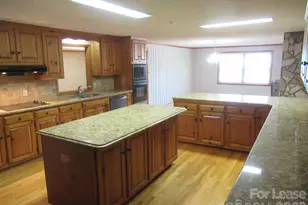 7800 Cherry Point Dr, Denver, NC 28037 - Photo 8