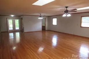 7800 Cherry Point Dr, Denver, NC 28037 - Photo 4