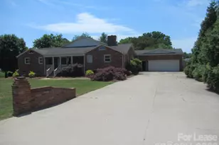 7800 Cherry Point Dr, Denver, NC 28037 - Photo 1